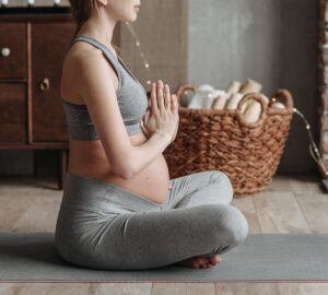 קורס יוגה הריון ולידה